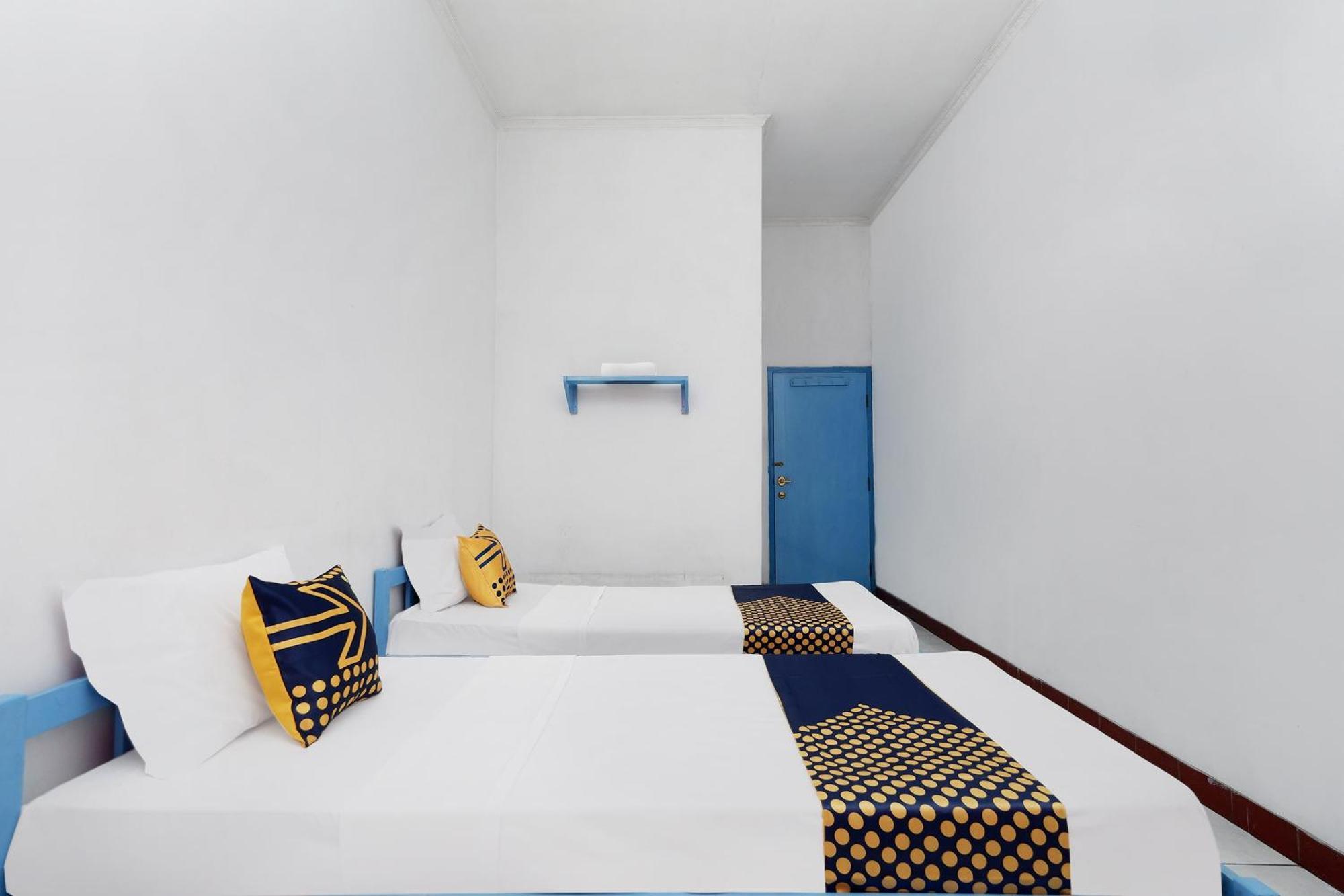 Spot On 2289 Hotel Saudara Tegal  Ngoại thất bức ảnh