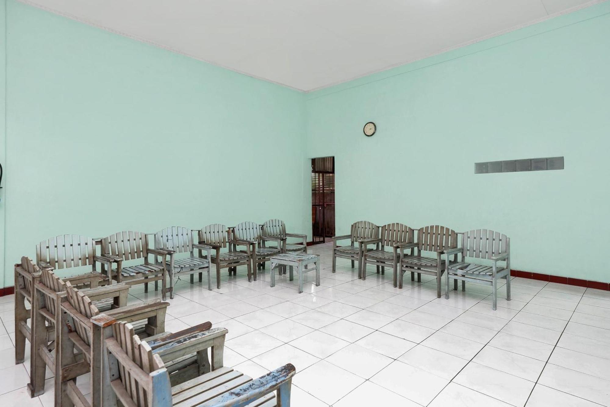 Spot On 2289 Hotel Saudara Tegal  Ngoại thất bức ảnh